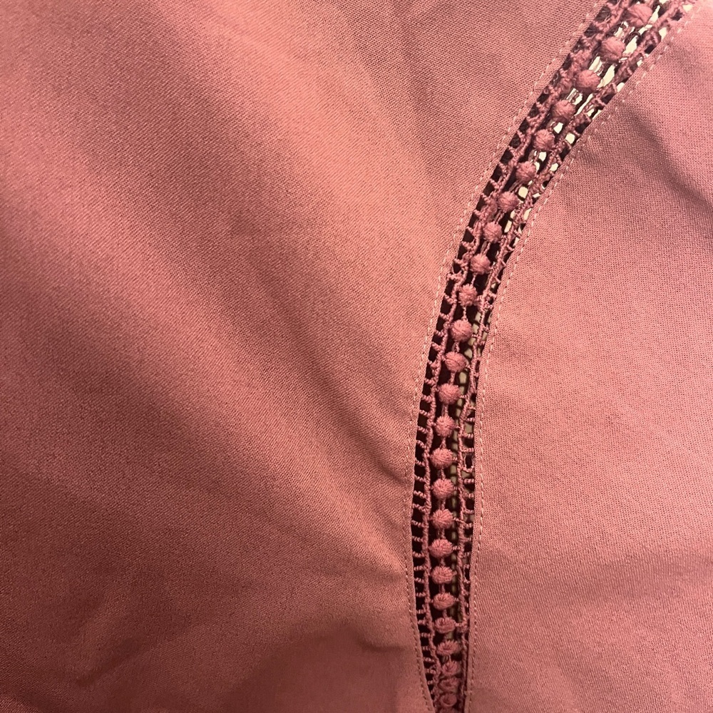 Emery Rose Embroidered V Neck Blouse Dusty Rose Mauve - Picture 4 of 10